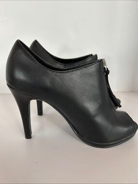 Ann Marino Black Leather Tassel Peep-Toe Heels